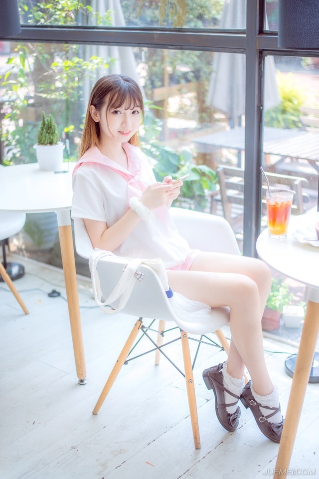 “这一带，每年都会有这么几天会是这样的天气，我镇守江夏多年，甚至能够估算出这种天气的具体日子。”陈到扭头看向伏德，有些刻板的脸上，牵扯出一抹微笑。